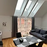 Paky 00323 Apartment *